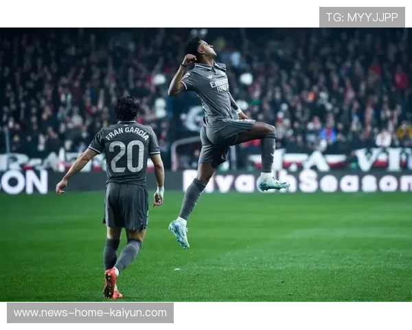 西甲皇马角球高点制胜,前场混战获利