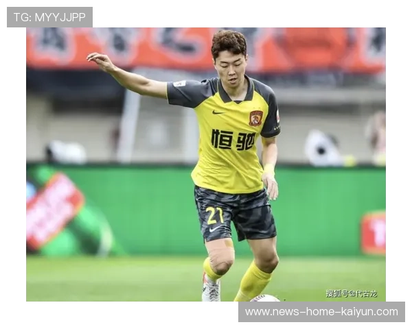 前锋禁区争顶训练：头球点位与争顶姿势被系统化训练